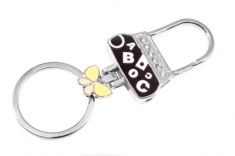Брелок- сумочка черная , буквы, с бабочкой "JINLI" на карабине и кольцом для ключей